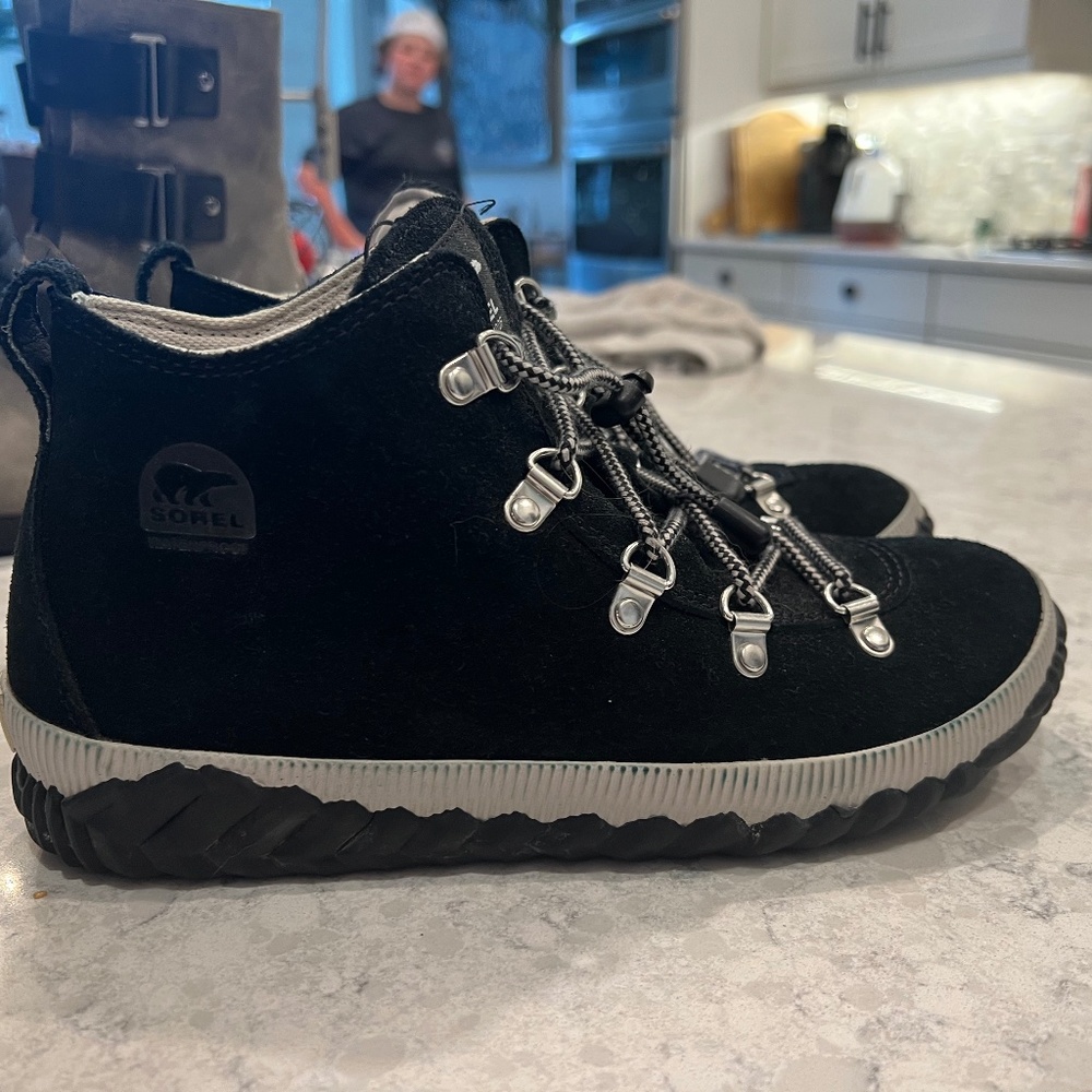 Sorel boys winter boots - big kid size 7